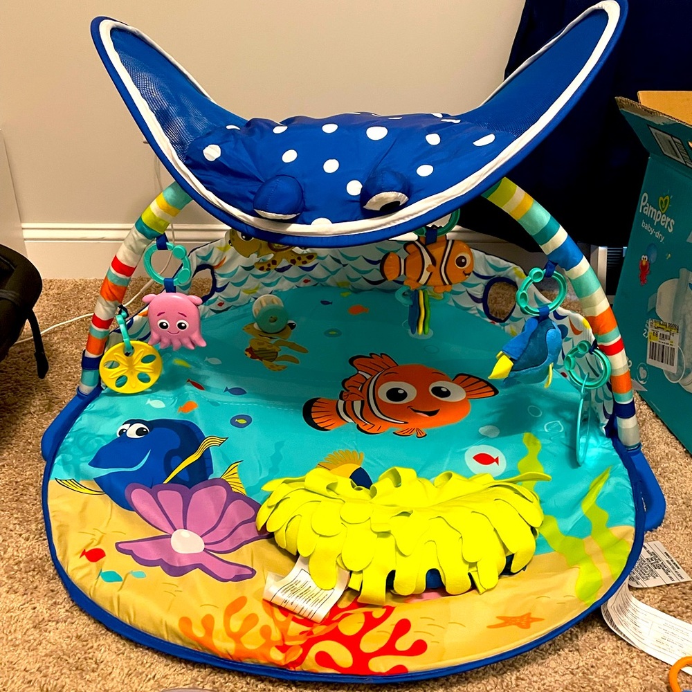 Bright Starts Disney Baby Finding Nemo Mr. Ray Play Mat